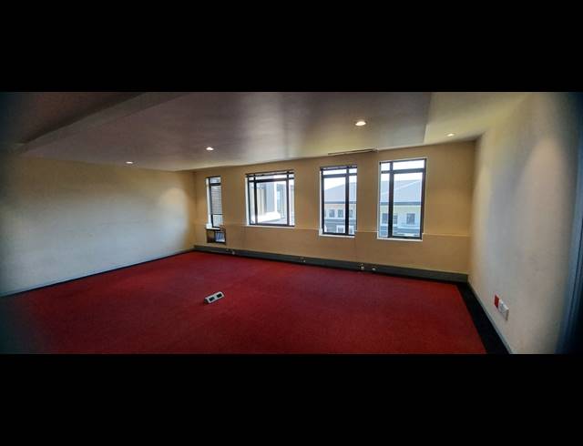 389M² OFFICE TO LET IN HYDE PARK